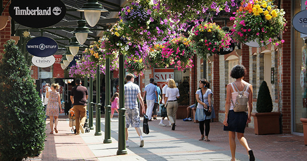 clarks outlet street postcode