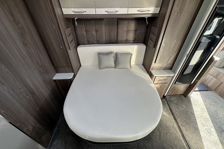 Coachman  Laser 575