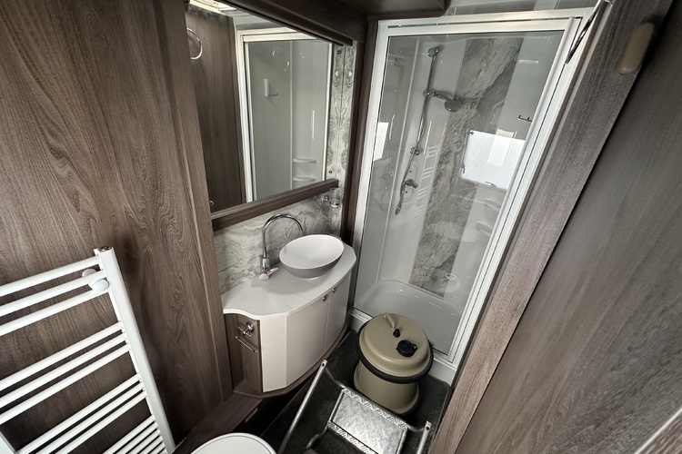 Coachman  Laser 575