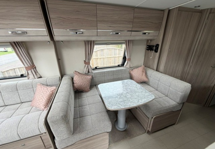 Elddis Avante 840