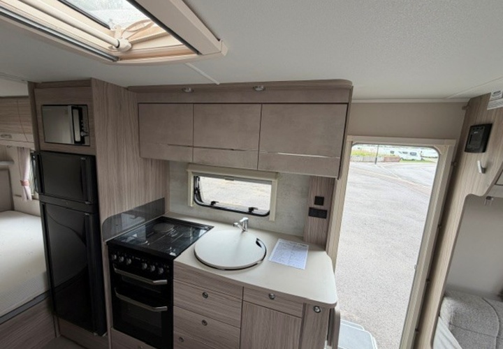 Elddis Avante 840