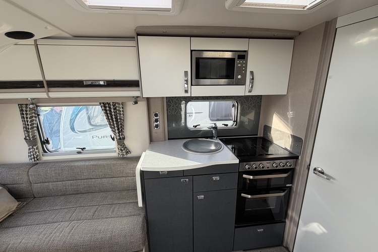 Swift Eccles 635