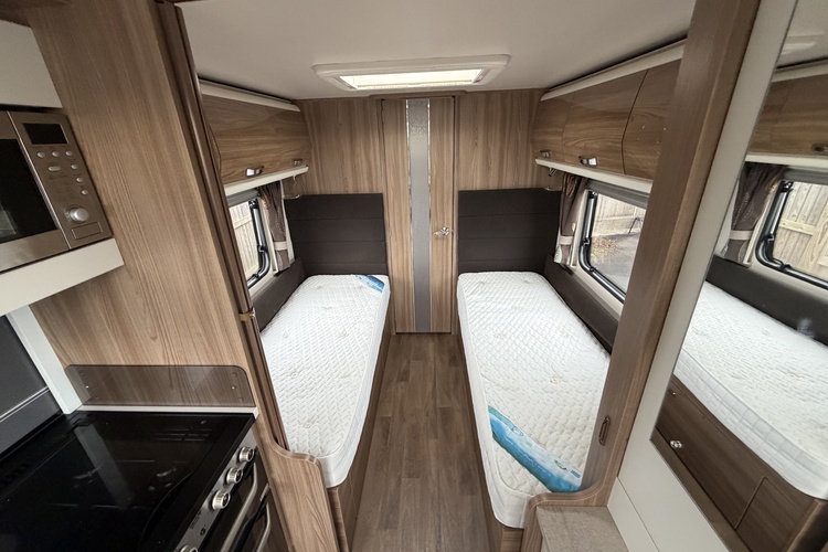 Swift Elegance 565