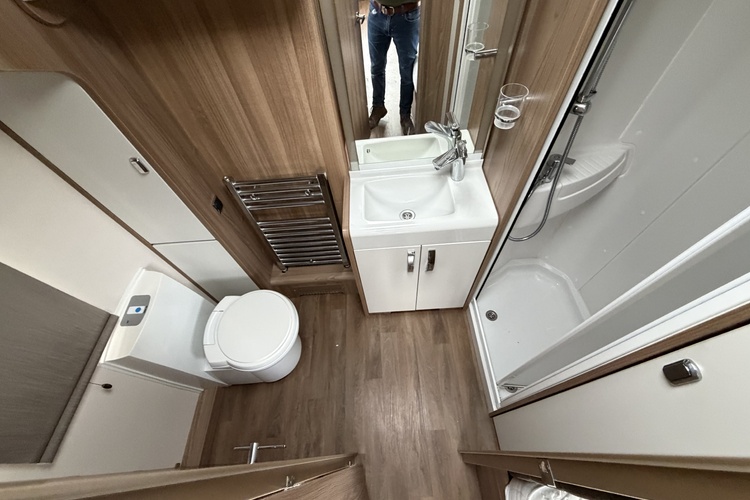 Swift Elegance 565