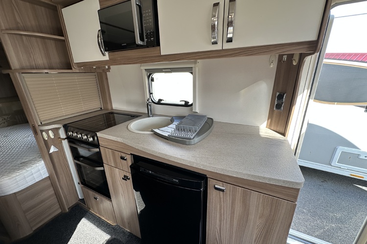 Swift Lifestyle 6 Fb